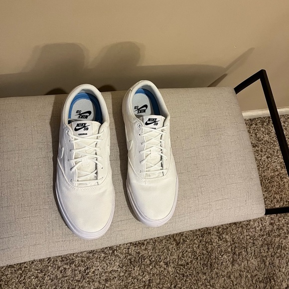 Nike SB Charge White Canvas Sneakers, size 10 - Picture 2 of 9
